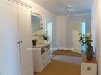 INAKTIV Großzügige Wohnung mit sonnigem Balkon, mit Anschluß an die Natur und Pinneberg - Wohnliche Diele